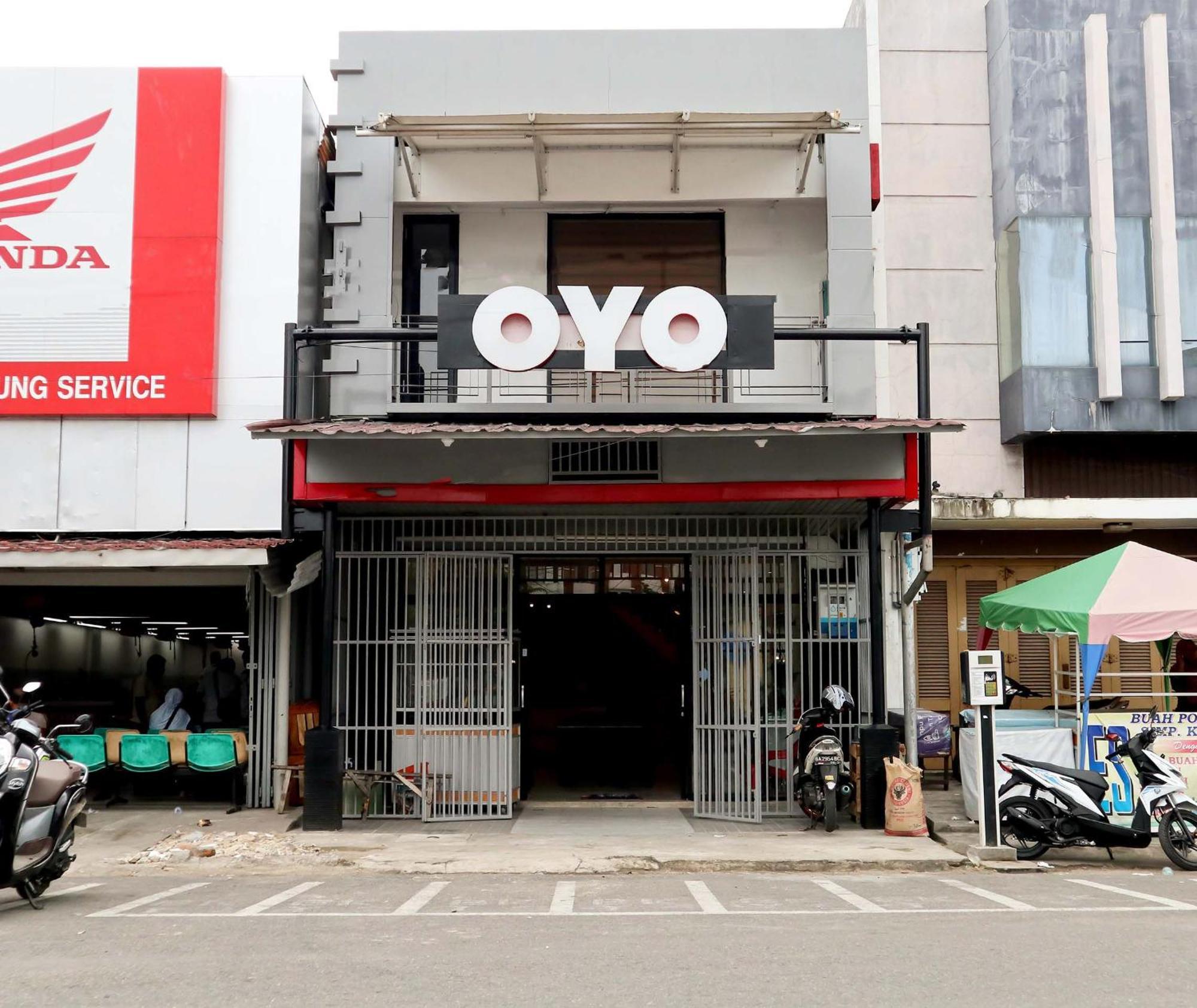 OYO 1191 Monalisa Residence And Cafe Padang (Sumatra) Exterior foto